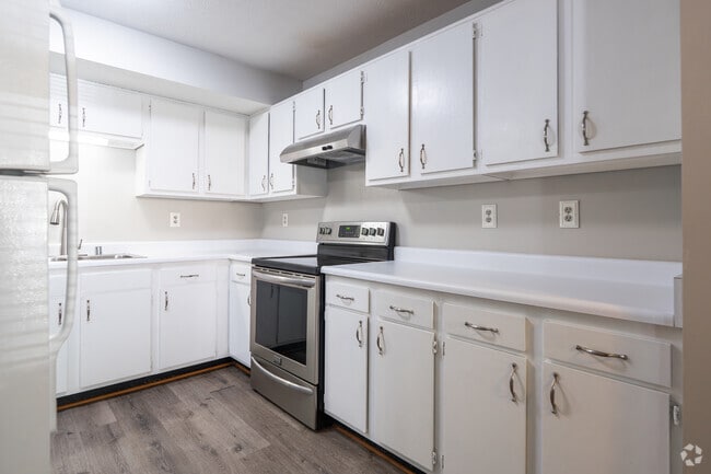 Interior Photo - 816-818 Rubel Ave Rental
