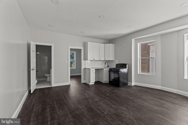 Building Photo - 5237 Chester Ave