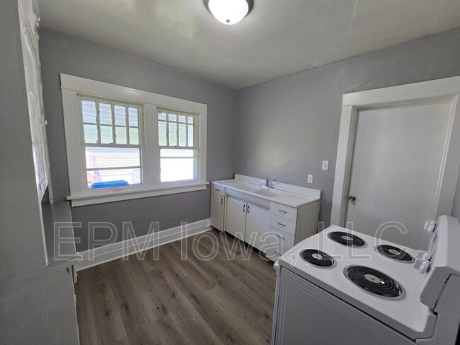 Photo - 506 Fowler St