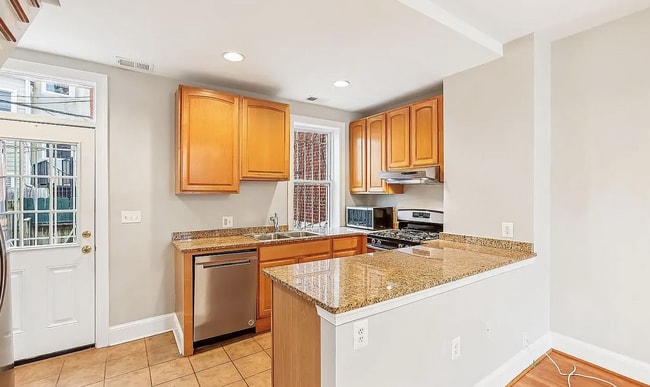 Photo - 1610 4th St NW