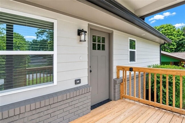 Photo - 1639 Bridgeport Dr NW