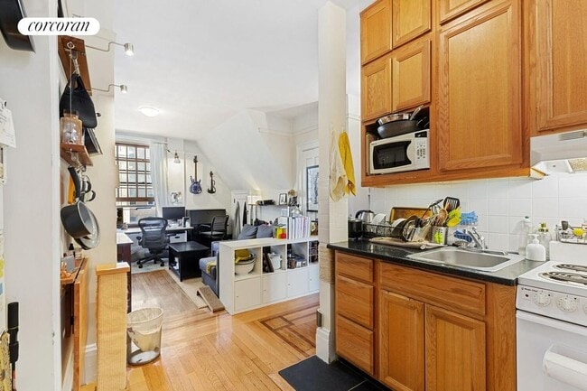 Photo - 527 W 110th St