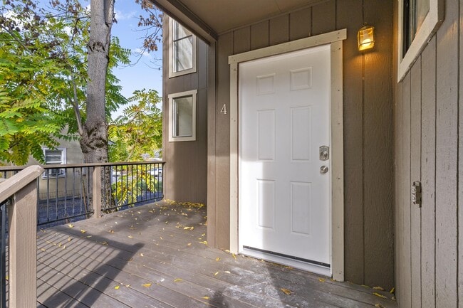 Photo - 302 Pleasant St House