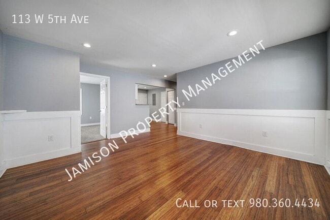 Photo - 113 W 5th Ave
