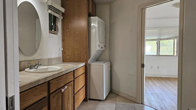 Photo - 735 Avocado Ct