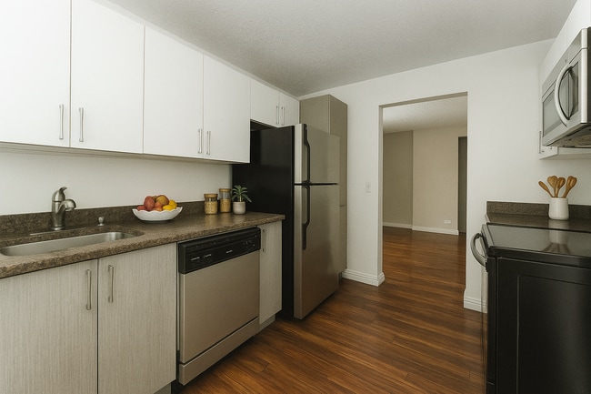 Photo - 218 E 32nd St