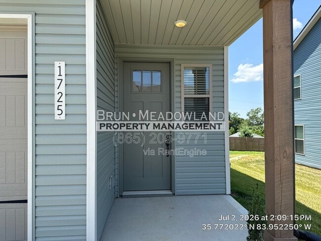 Photo - 1725 Bennett Vlg Dr