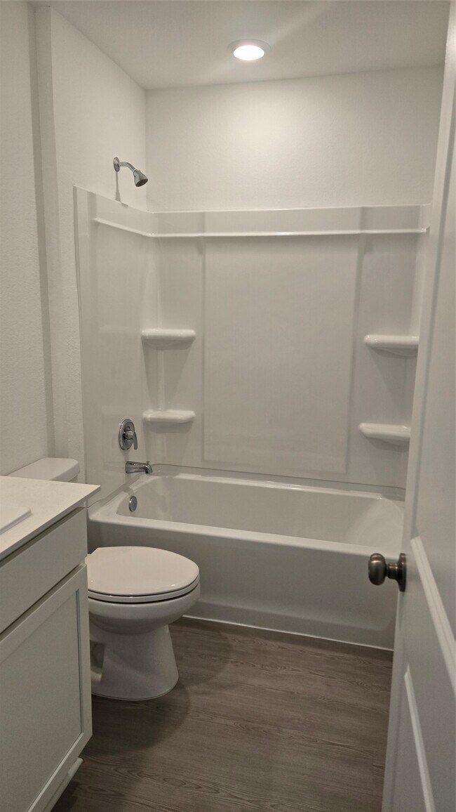 Photo - 952 Pertuso Ln