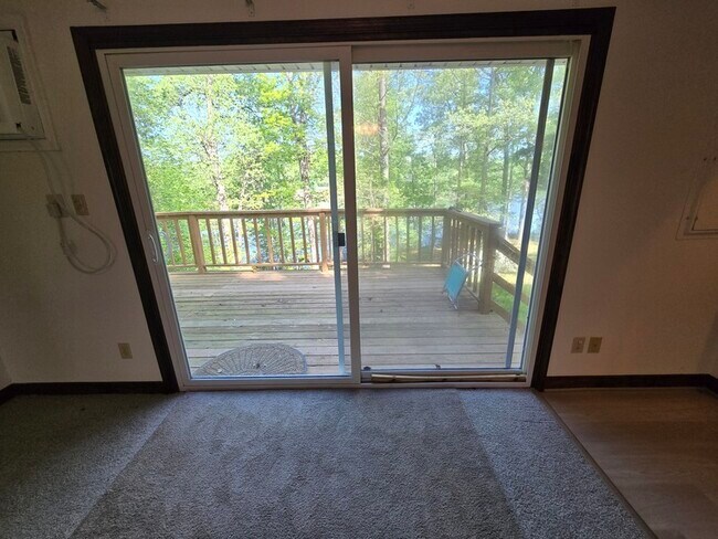 Photo - 6308 Lakeshore Dr