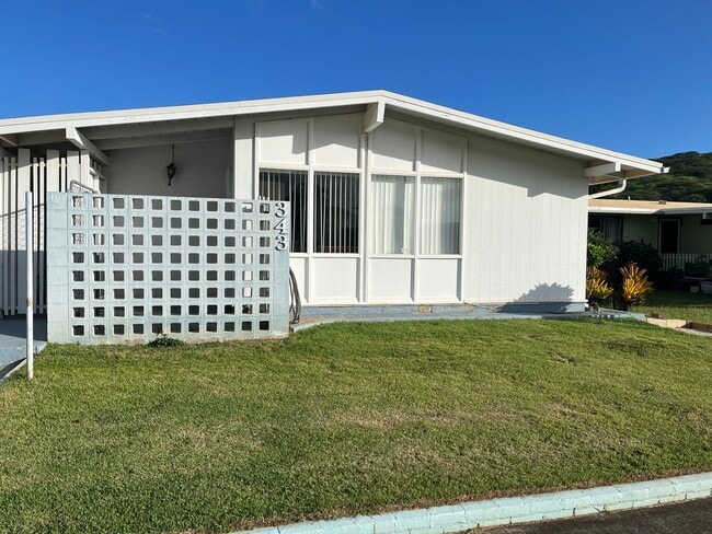 Building Photo - Furnished 2 Bed/1 Bath w/Kitchenette and Laundry In Hawaii Kai