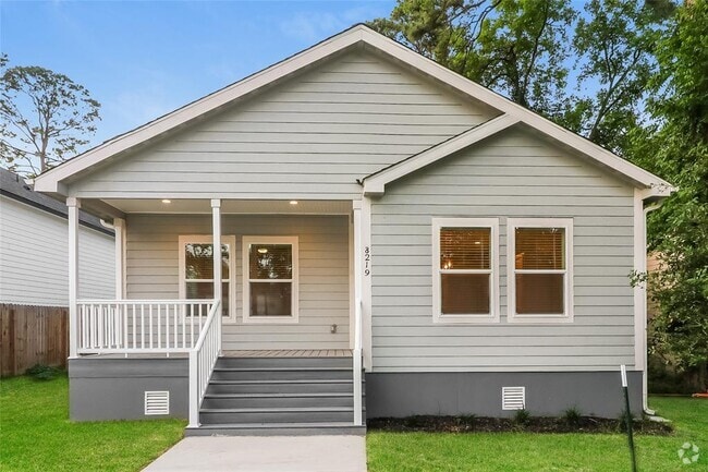 Building Photo - 8219 Crestview Dr Rental