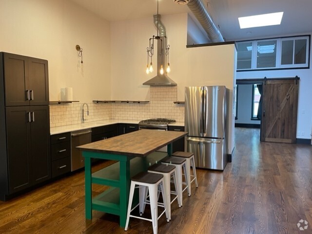 Building Photo - 307 N Riverfront Dr Unit Apt#1