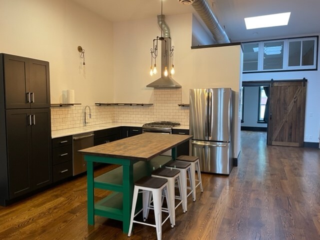 Kitchen - 307 N Riverfront Dr Unit Apt#1
