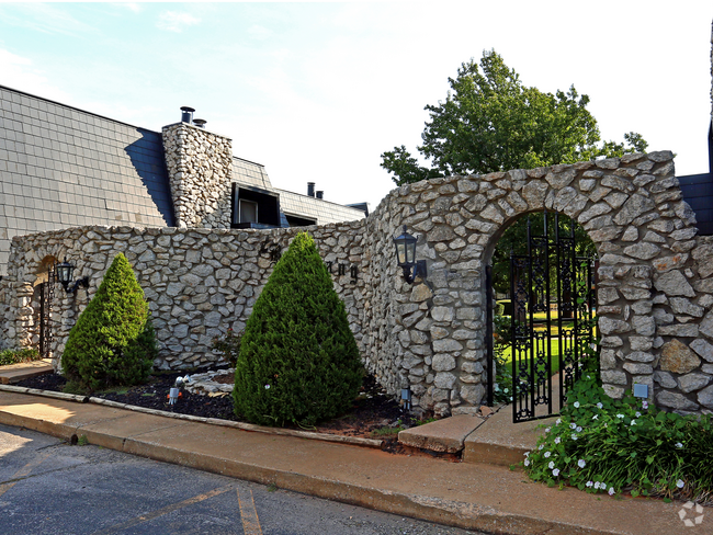 Exterior - Vines at Eleanor Rental