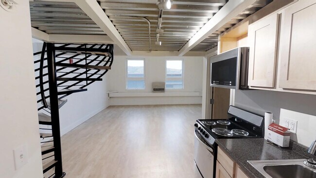 241 S Main St
