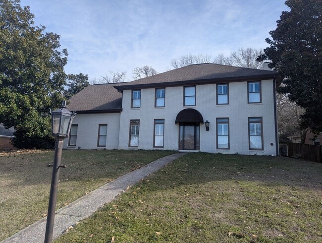 Building Photo - Spacious 4 bedroom 3.5 bath Home in Mallard Creek