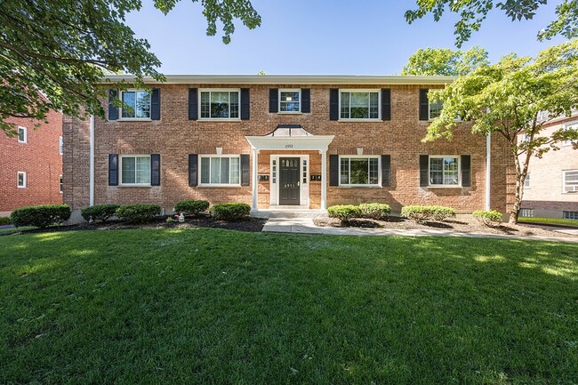 Photo - 6949-6953 Murray Ave