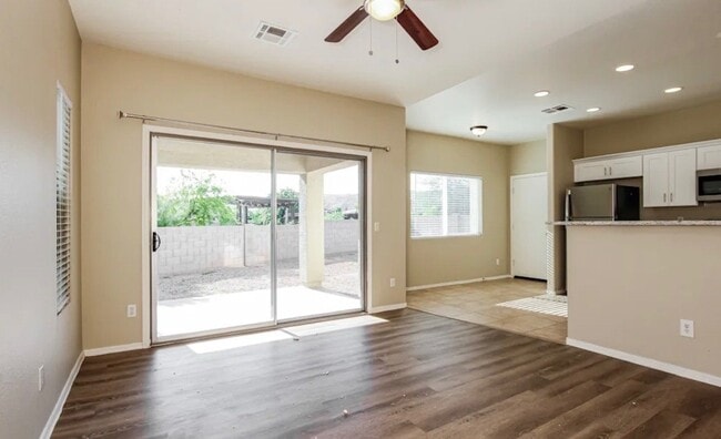 Photo - 2419 W Park St