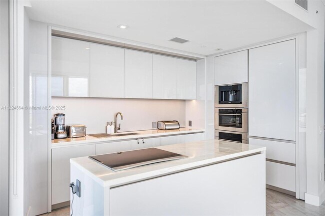 Photo - 18975 Collins Ave Unit 3905