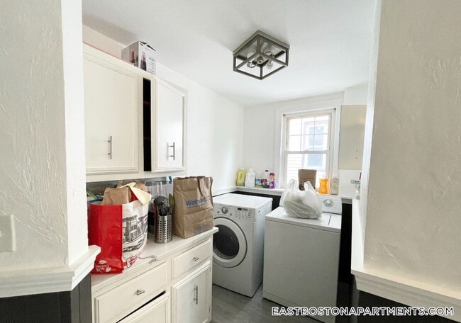 Photo - 31 Falcon St Unit 2