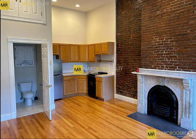 Building Photo - 668 Tremont St Unit 1R Rental