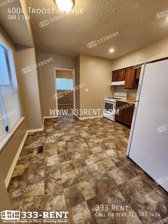 4004 Troost Ave