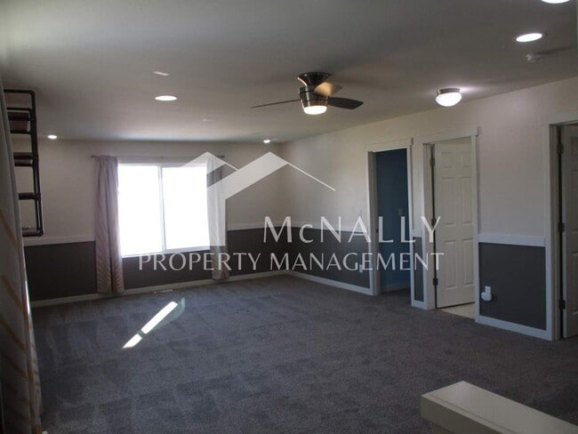 Photo - Spacious 3 Bedroom 3 Bath Home with Modern Amenities