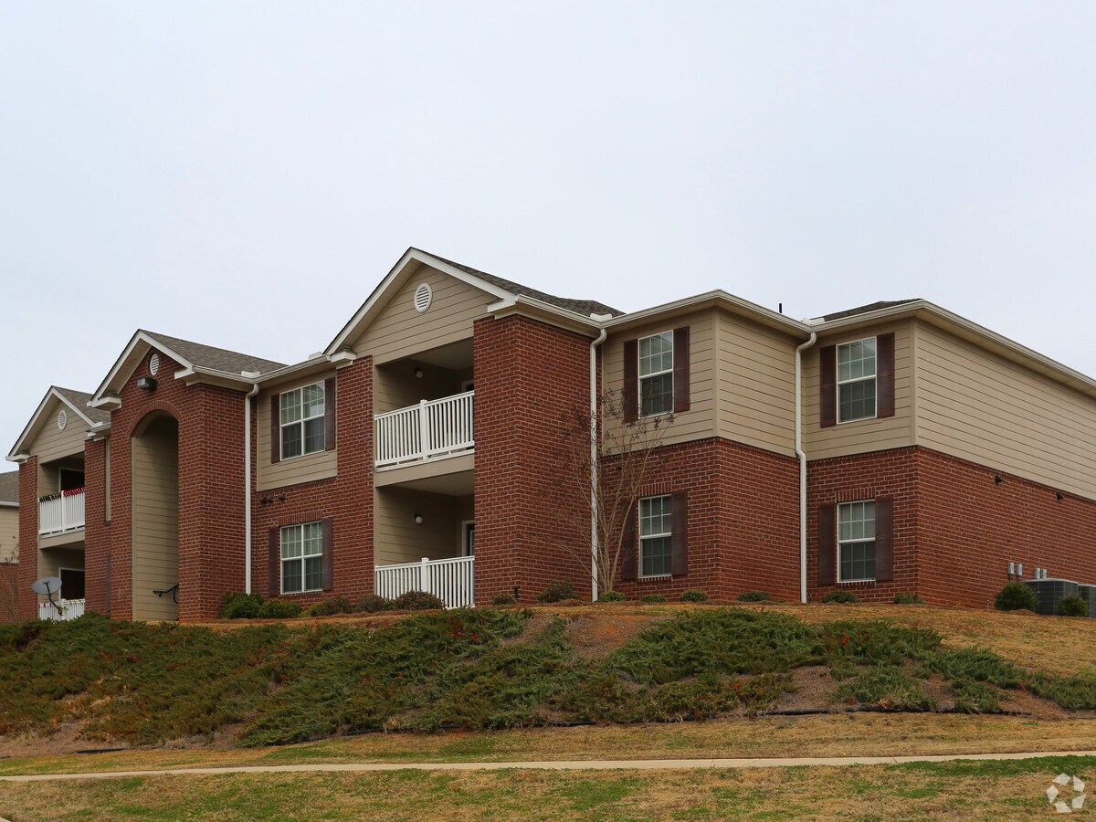Mallard Lake Apartments - Mallard Lake Apartments