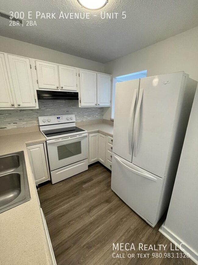 Photo - 300 E Park Ave Unit 5