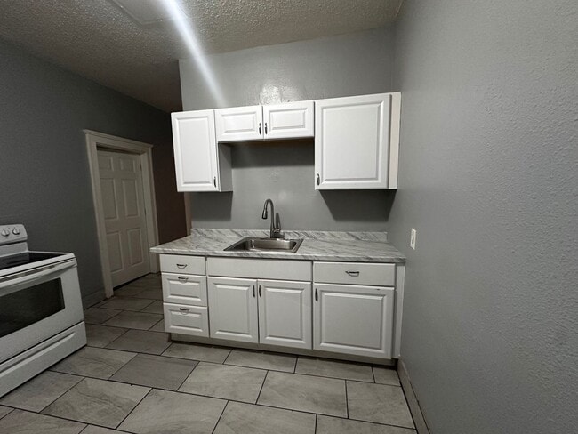 Photo - Beautifully Refreshed Three-Bedroom Single-Family Home in Park West