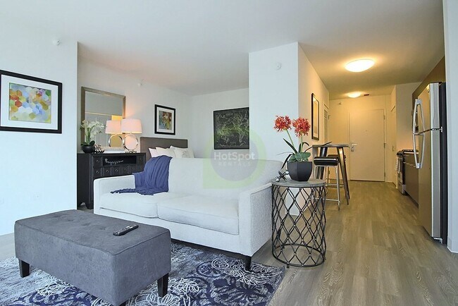 Building Photo - 643 N Wells St Unit 2309