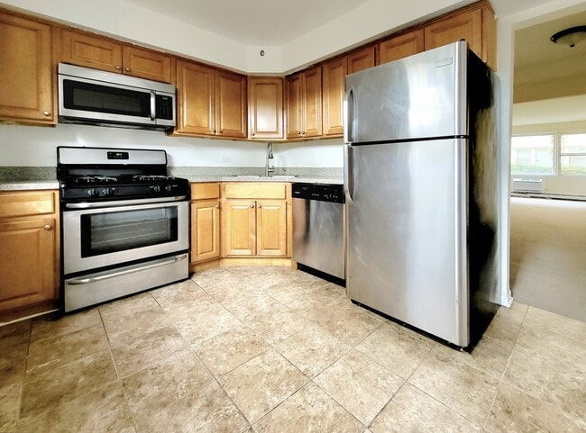 Photo - 2005 W Touhy Ave Unit 106