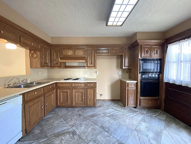 Photo - 9515 Hendon Ln