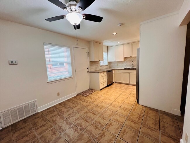 Photo - 5538 Holly St Unit 311