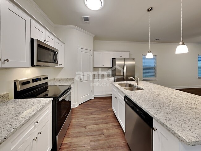 Photo - 2454 Beal St