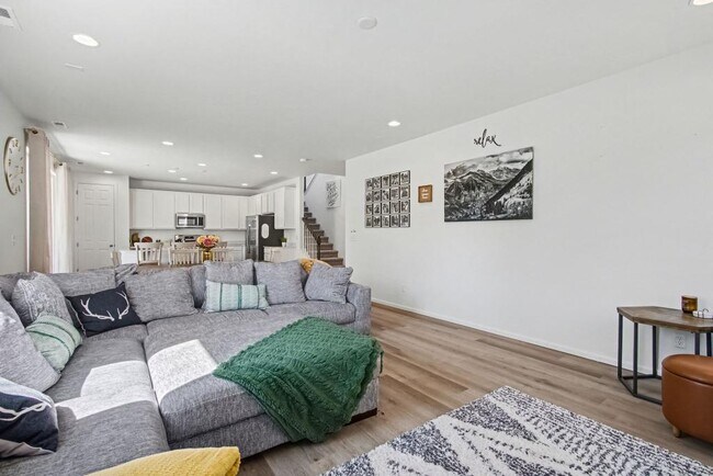 Photo - 4230 Satinwood Dr