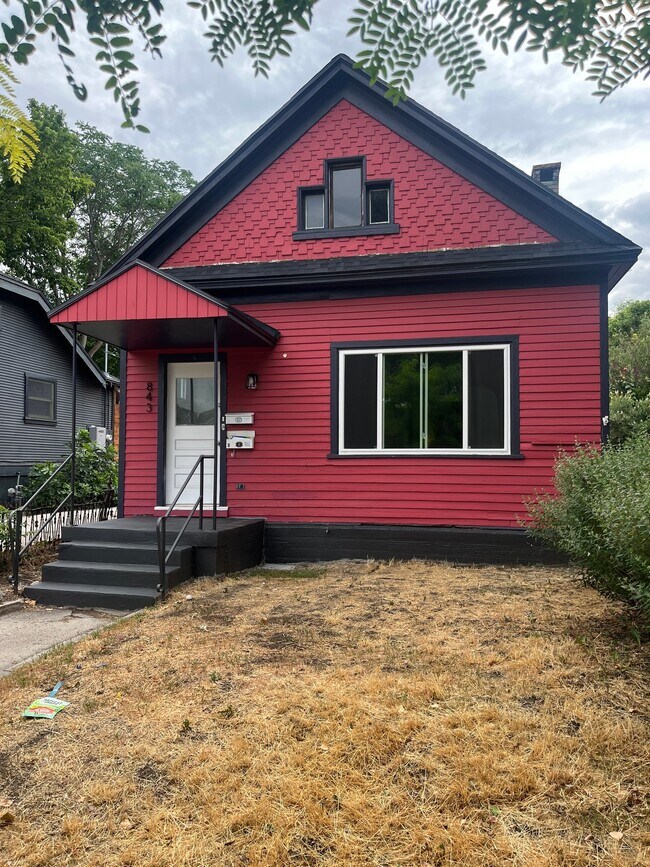 Building Photo - 843 S Roberta St Unit A