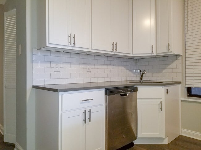 Photo - 2730 N Wayne Ave Unidad 2