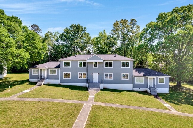 Building Photo - Fresh and Clean - 1 Bed 1 Bath Apartment - Monte Sano Bungalows