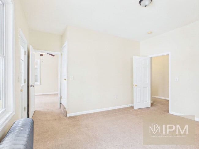 Building Photo - 160 W Beaver St Unit 160 W Beaver St - #B