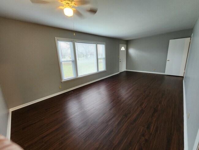 Photo - 2221 Green Acres Dr