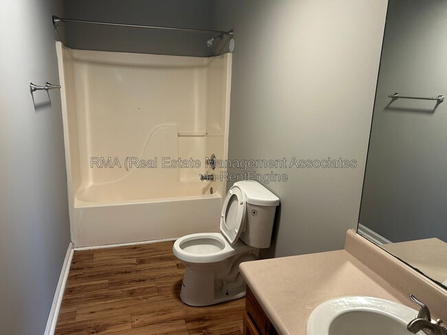 Photo - 816 Lane St