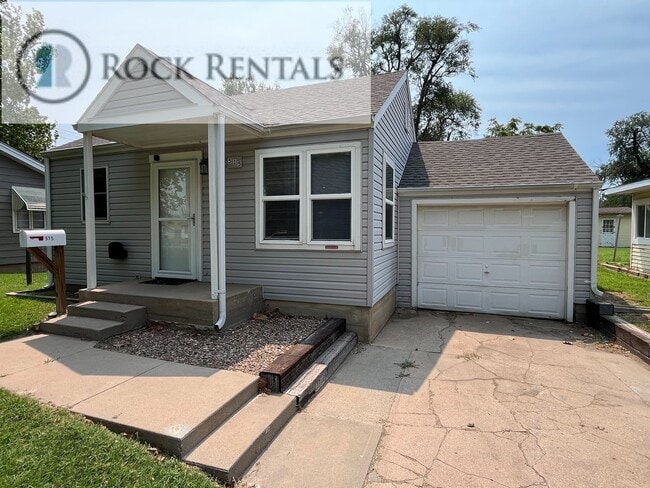 Building Photo - Cute, Nicely Renovated 1 Bed 1 Bath Rental