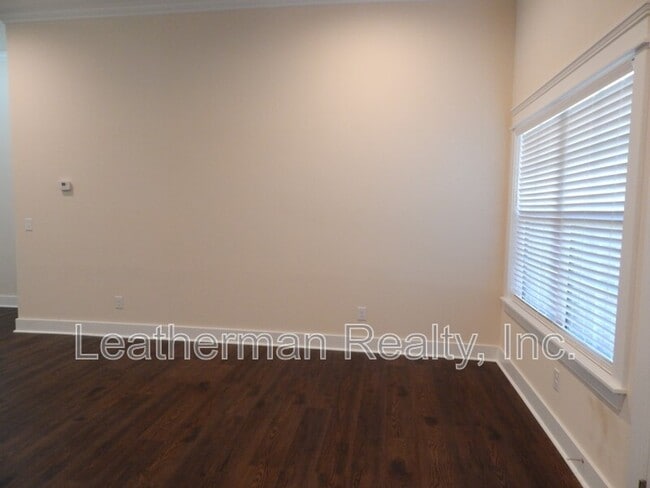 Photo - 3750 Tetbury St