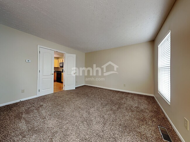 Photo - 9030 Crimson Oak Dr