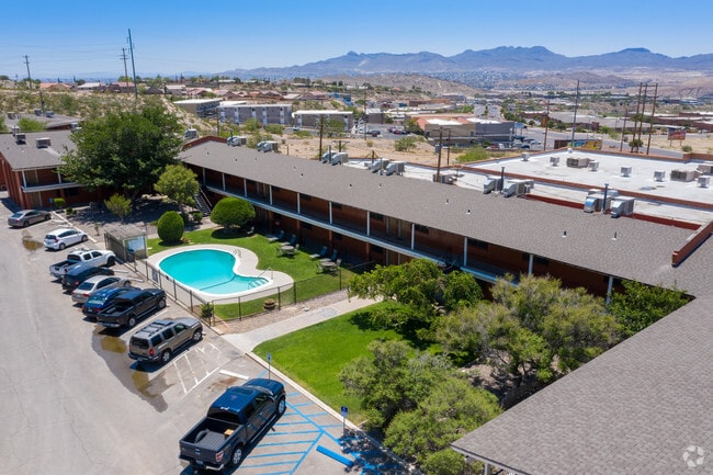 Paso Oeste Apartments