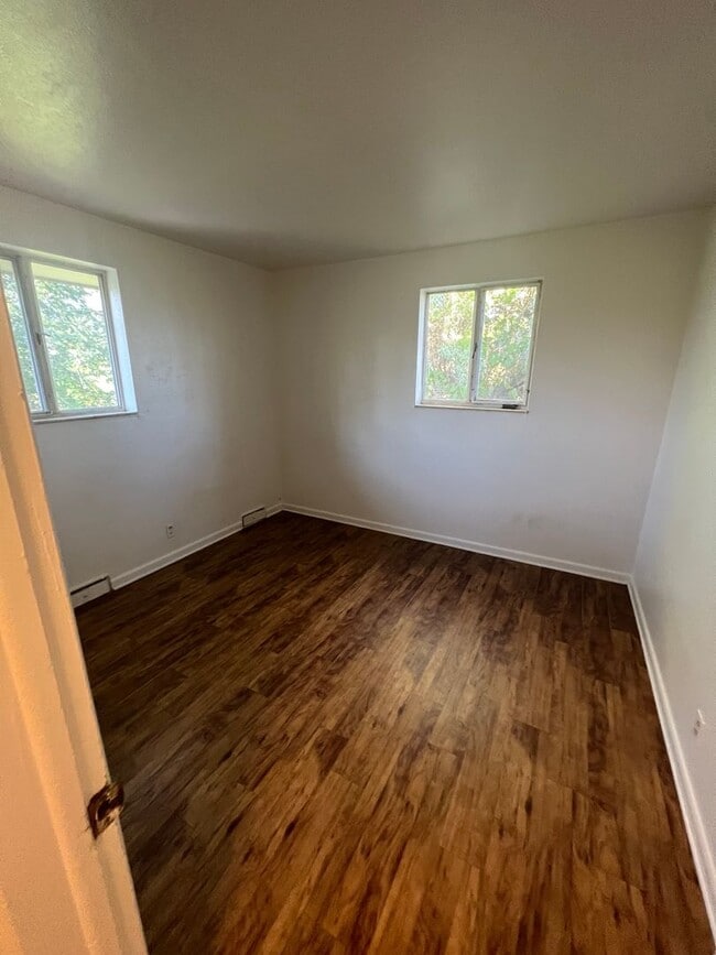 Photo - Spacious 5 Bedroom House East of Campus