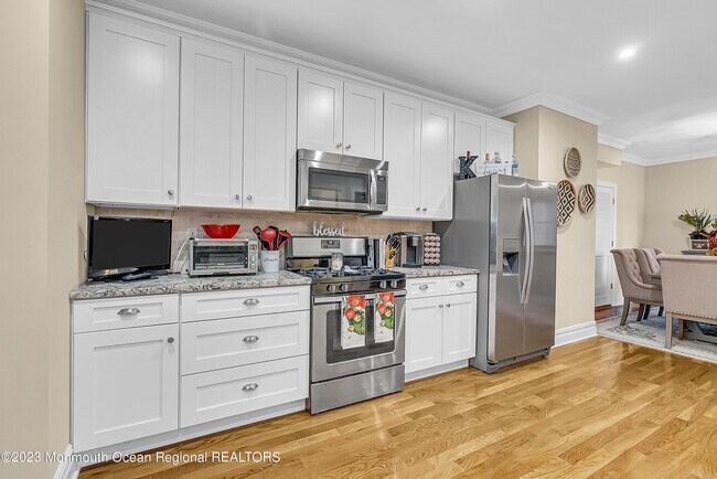 Photo - 564 Sairs Ave Unit #10