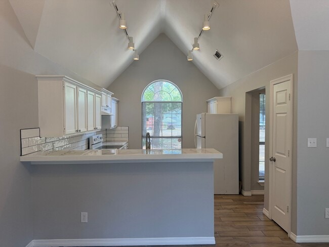 Photo - 12711 Woodcreek Dr