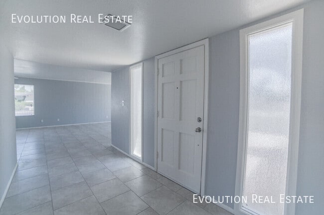 Photo - 2110 S Shannon Dr